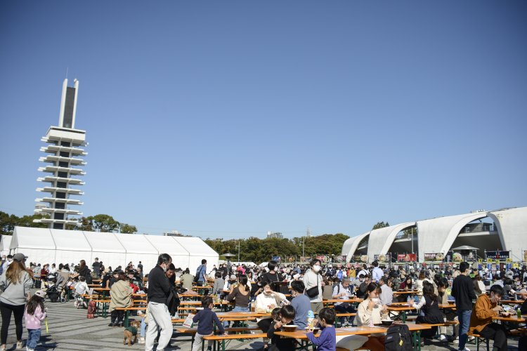 ラーメンの購入には食券が必要。事前に前売り券を購入しておくとスムーズ！