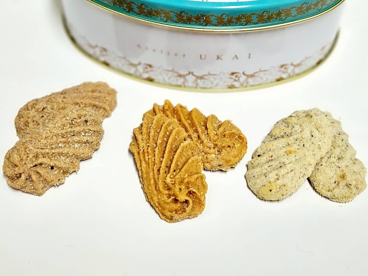 左から、ローストオニオン&サラワクペッパーサブレ、ベーコンポテト&トマトサブレ、プロヴァンスハーブ&チーズサブレ。