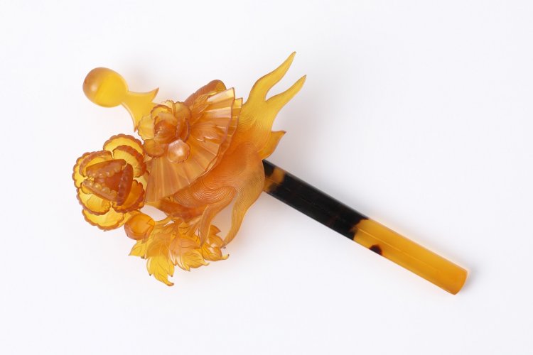 鼈甲石橋文飾り簪（べっこうしゃっきょうもんかざりかんざし）。