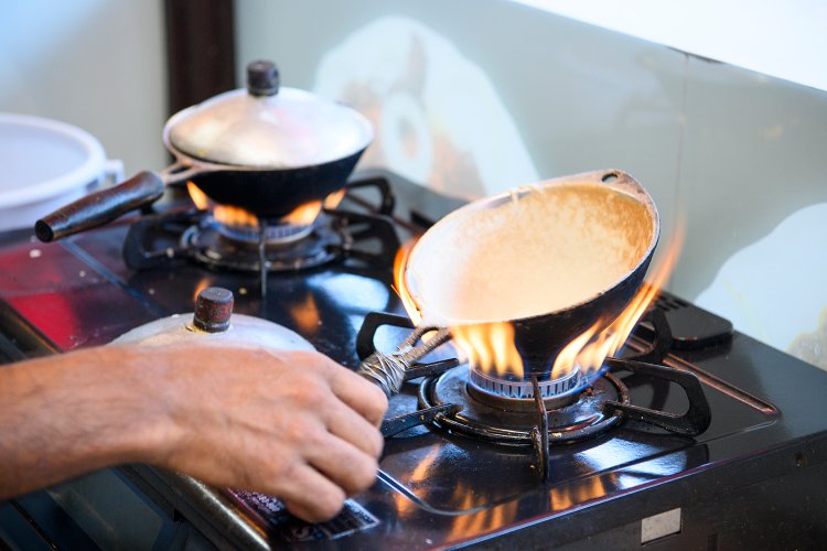 ホッパーを焼く専用のフライパン。