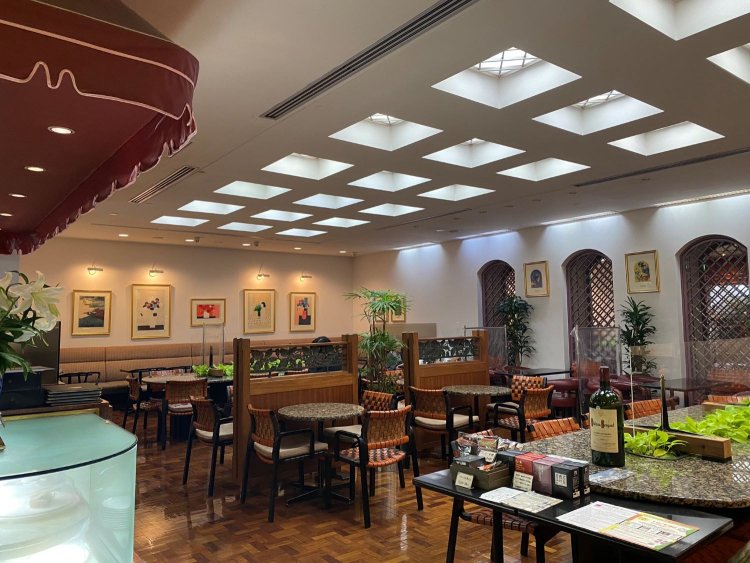 松戸駅前のオーセンティックな老舗『カフェ・ド・カオリ』で優雅な午後のお茶をどうぞ