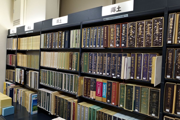 3階の古書フロアにも郷土本コーナーがある。