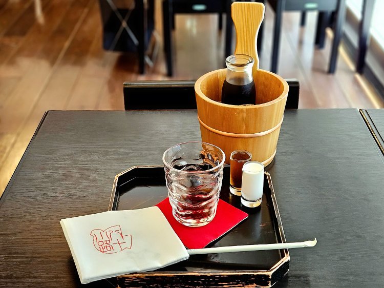 冷し珈琲800円。