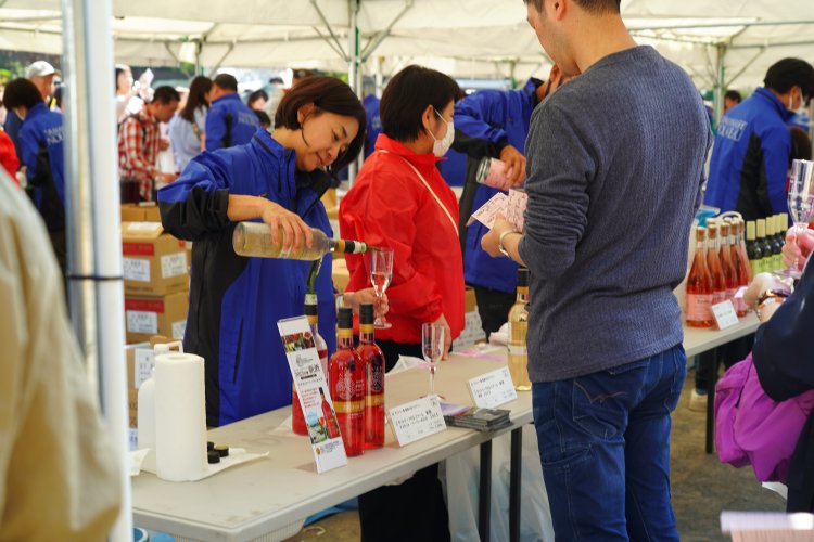 ワインの価格に応じて試飲に必要なチケット枚数が変わってくる。