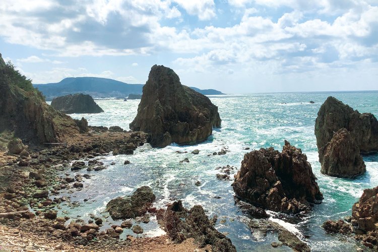大きな窓の外には日本海が広がる。