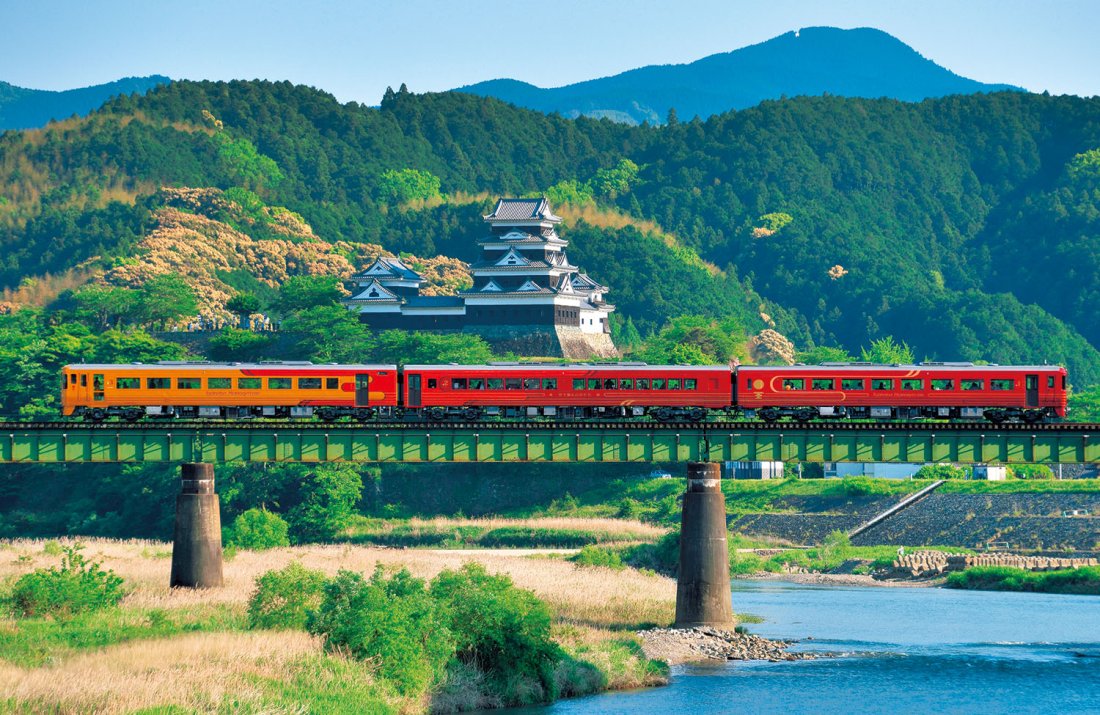 【観光列車、どれに乗る？】「伊予灘ものがたり」は愛媛の海絶景と地元のおもてなしに心温まる“感動列車”