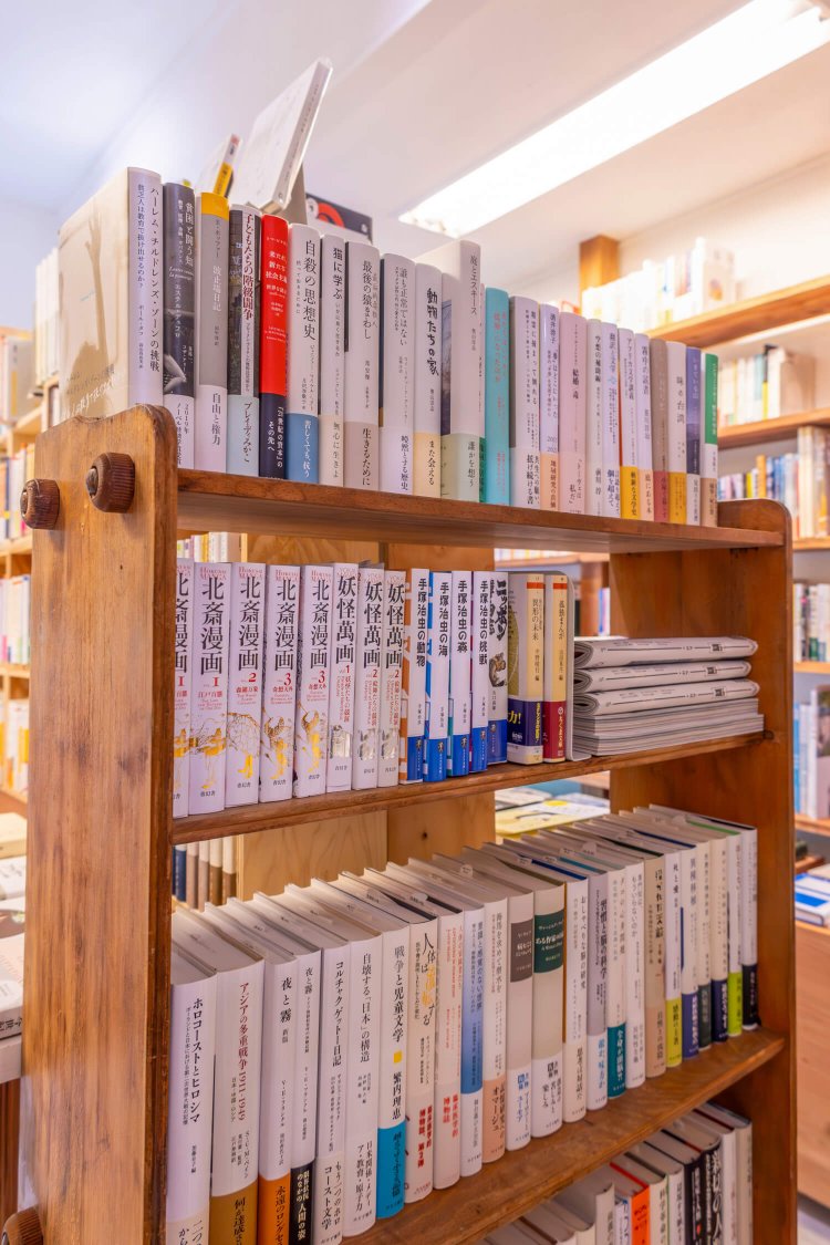 大好きなみすず書房の本を置くために本棚を購入。