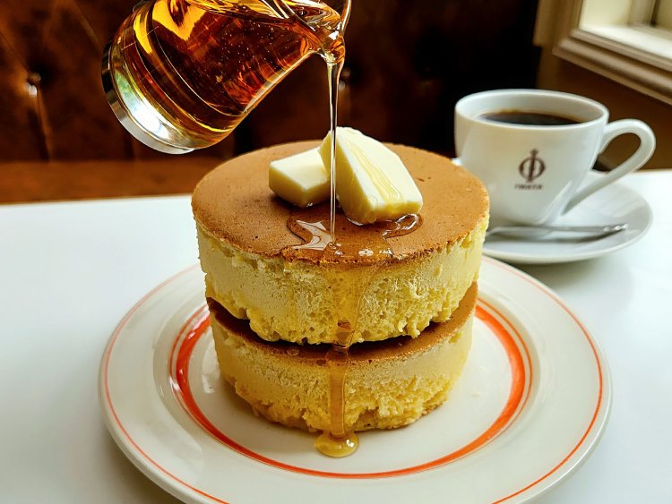 ホットケーキ単品1100円、ドリンクセット1660円。