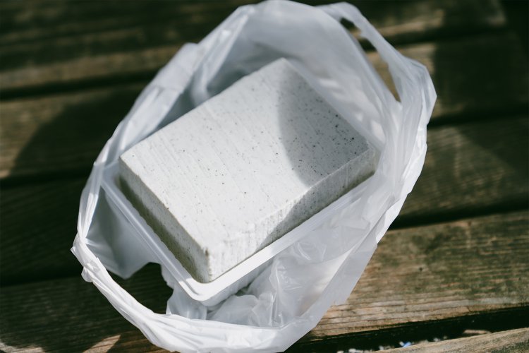 絹ごし。食べてみると胡麻の風味が徐々に広がり上品。おいしい！