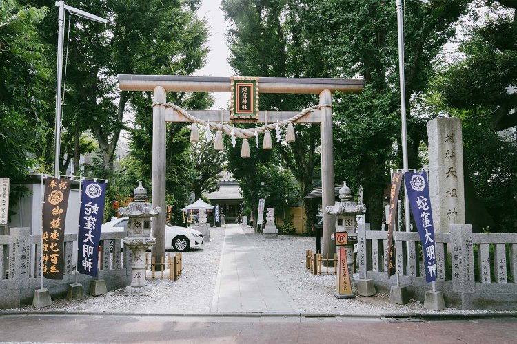 社殿等は再建され新しめに見えるが、創建は鎌倉時代の元亨3年（1323）頃と古い。