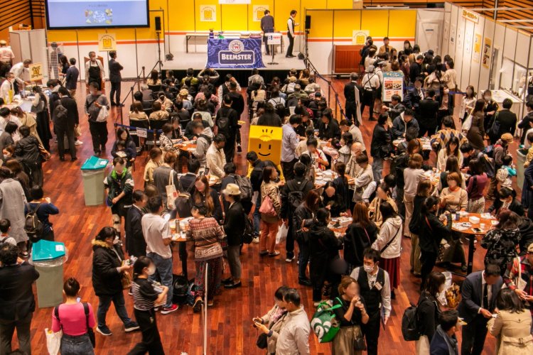 活気あふれる会場内。写真は2023年の様子。