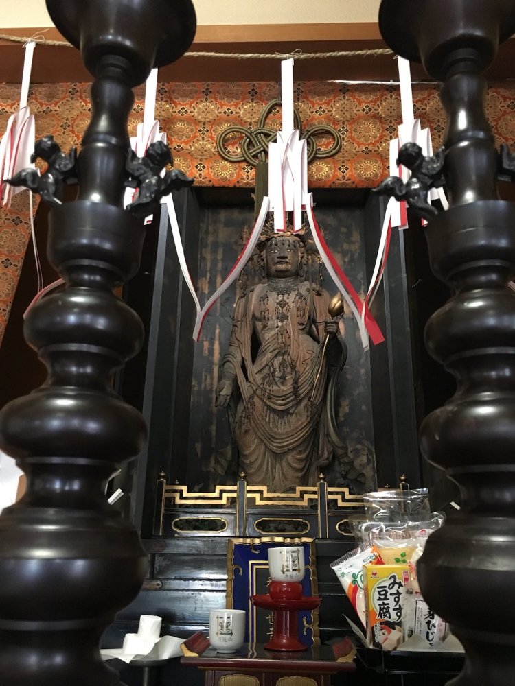 京都府「勝光寺」の聖観音像は一木造。