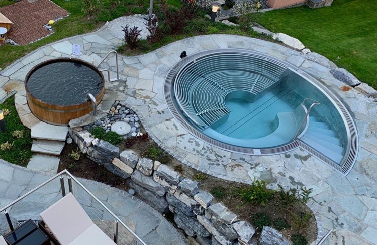 左が42度の熱いお風呂。