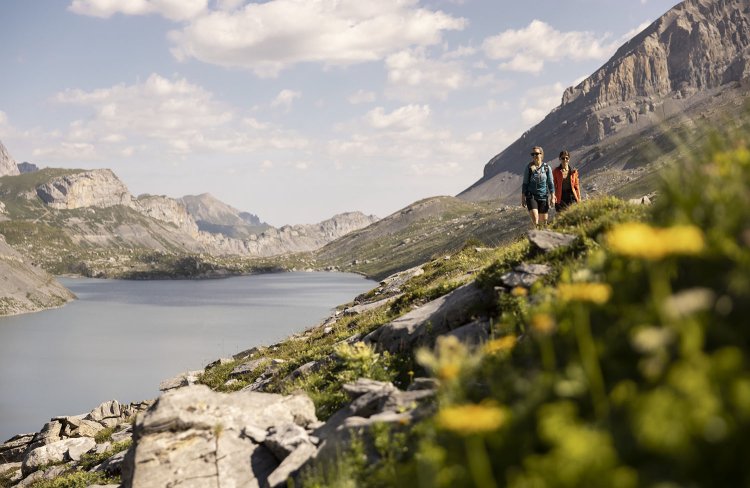 ダウベンゼーまでは歩いてもいいし、ロープウェイを使っても。