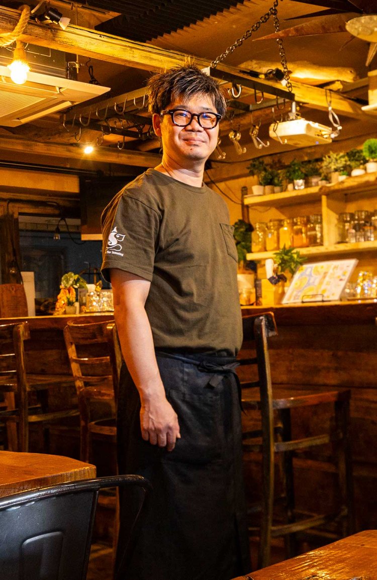 「自家製チャイもスパイシーで大人気です！」と、店長の池上さん。