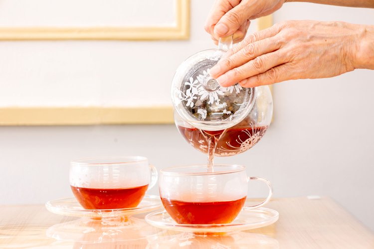 6種類あるハーブティーは1杯495円。