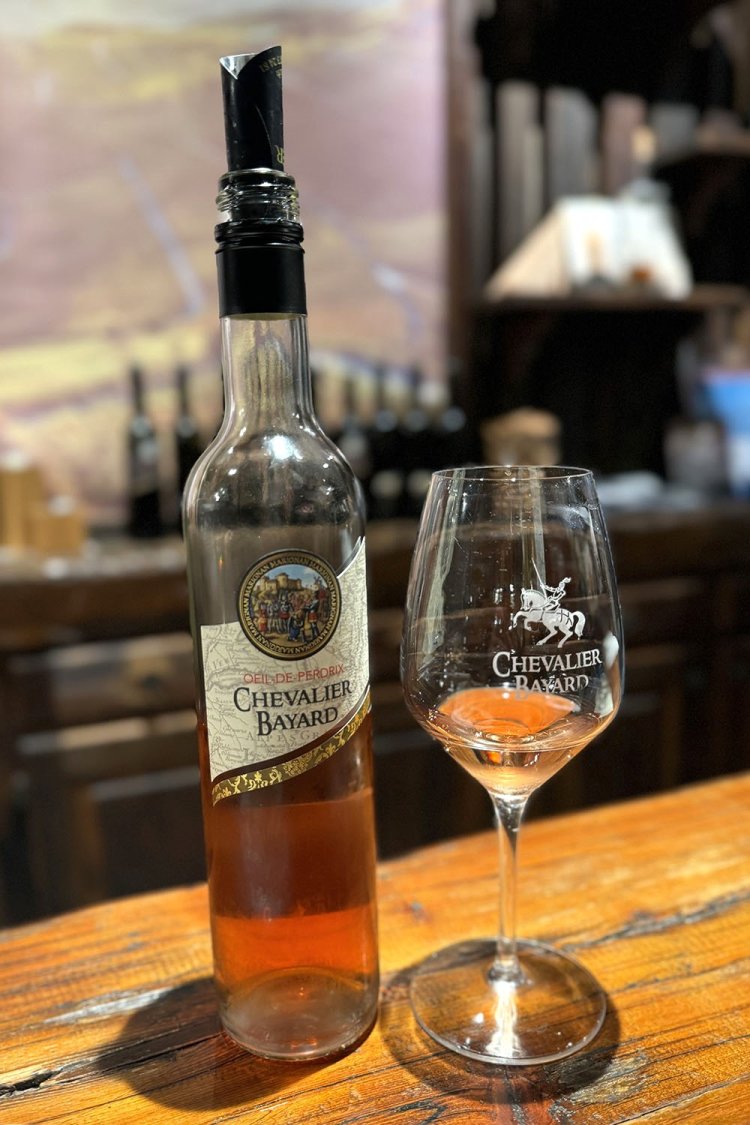 ピノ・ノワールを使ったロゼ「ウイユ・ドゥ・ペルドリ（やまうずらの目）」 。