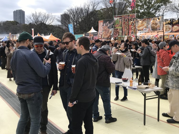 フードは、どれも酒との相性を重視（写真は2023年の様子）。