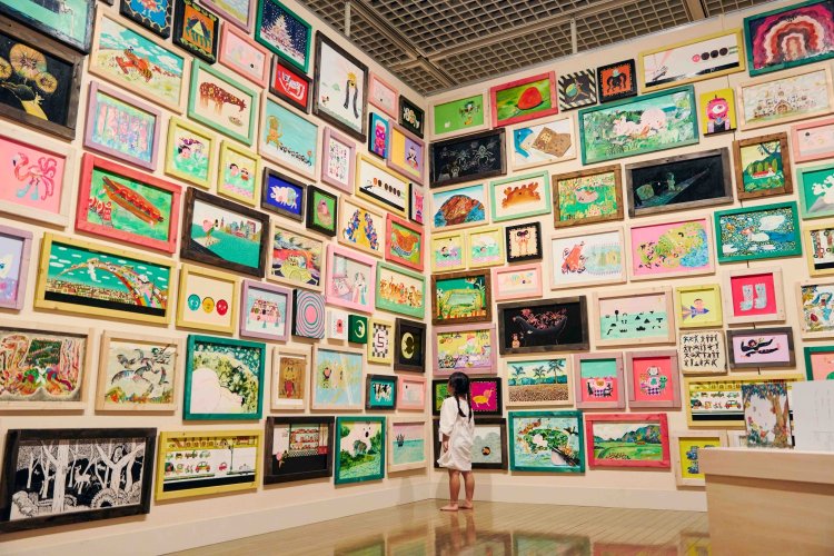 『平塚市美術館』での展示風景  撮影＝吉森慎之介。