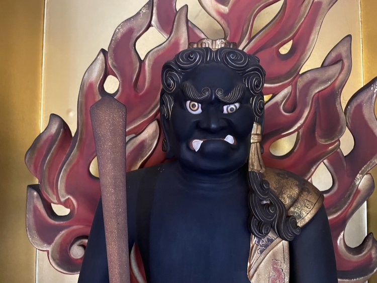 天地眼を表す千葉県「圓福寺」の不動明王像。