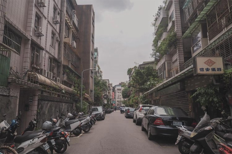 これはとある裏道〜。