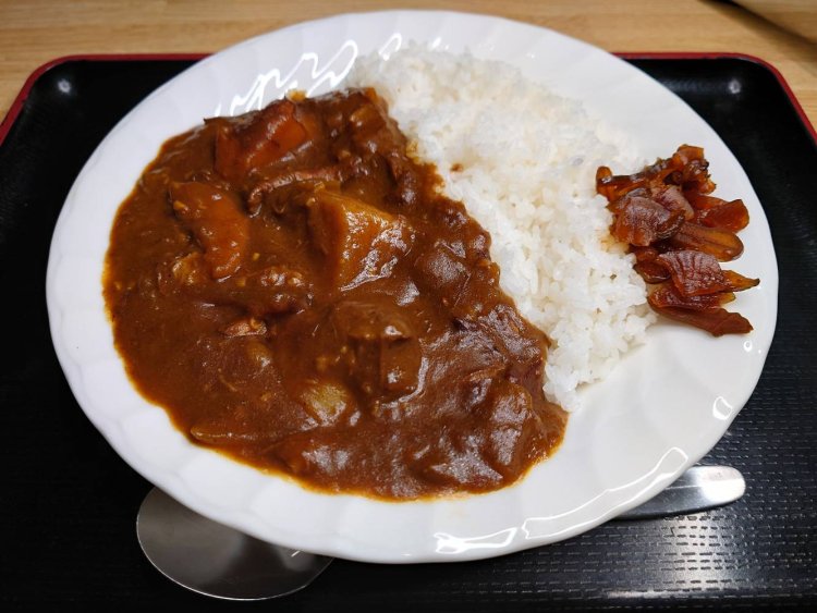 「北欧特製カレーライス」750円。具材が大きく、どこか懐かしい味わい。
