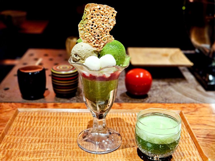 宇治抹茶パフェとシングルオリジン宇治抹茶3400円。