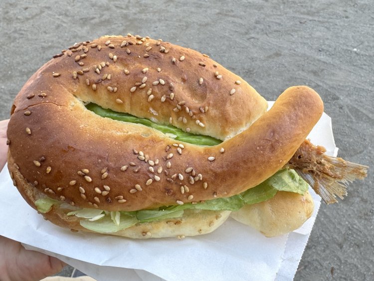 こだわりアジフライバーガー320円。