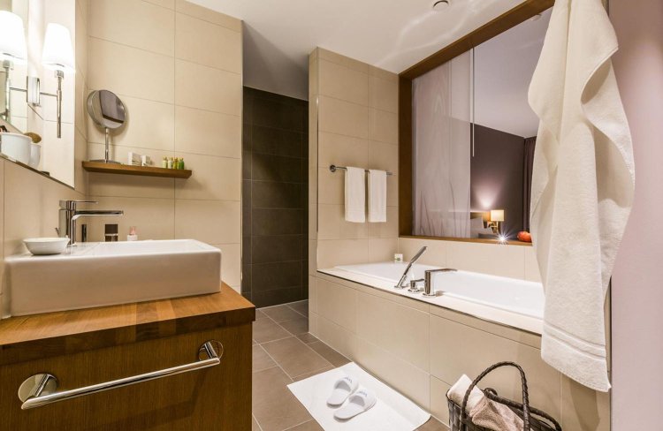 バスタブのある部屋も。