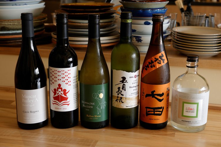 ワインはグラス900円～。