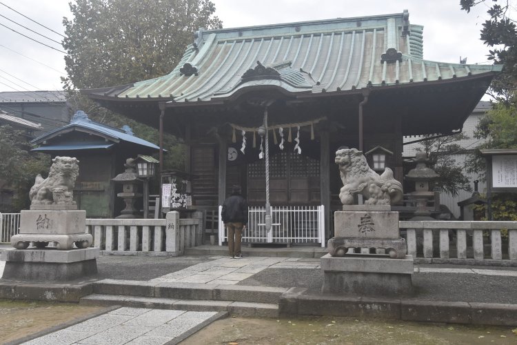 最初の社殿はホームレスによる失火で全焼。ジョゼフが納めた棟札も焼失した。