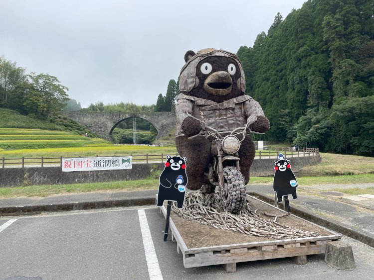 山都町で毎年9月に行われている八朔祭の「大造り物」として作られたくまモンライダー。