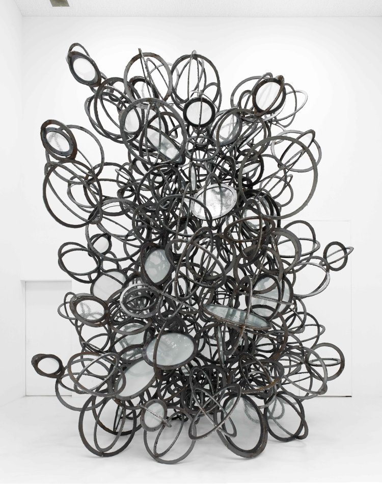 青木野枝《微塵》2020年 gallery21yo-j（東京）展示風景（C）Noe Aoki, courtesy of ANOMALY 撮影＝山本糾。