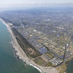 空から見るニッポン。ただいま、静岡県浜松市遠州灘海岸の上空です！