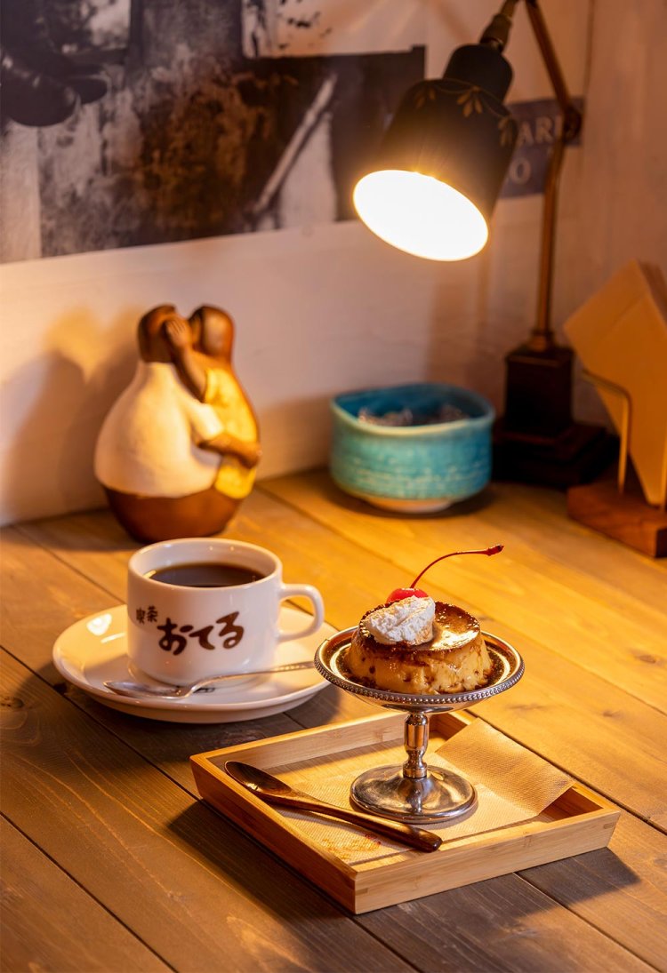 おてるブレンドコーヒー500円、昔ながらのぷりん350円。