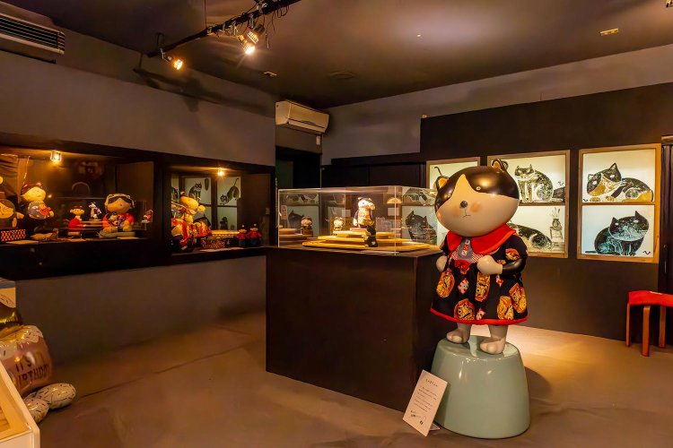 メインはネコマチ商店街で等身大サイズの猫世界が広がる。