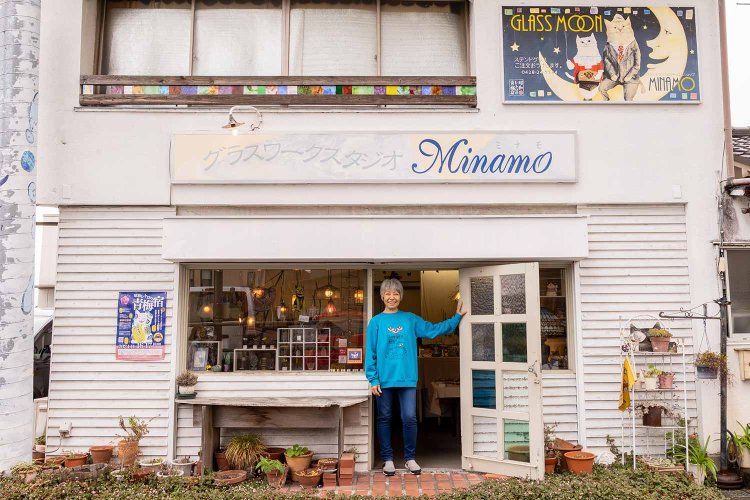 簗瀬まり子さん。「体験で自分好みの作品も作れますよ」。