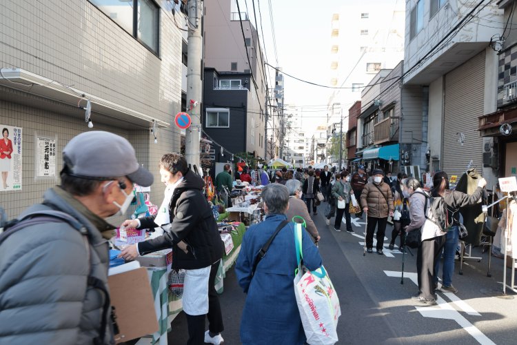 約80の露店が並び、往時のにぎわいを思わせる元禄市。