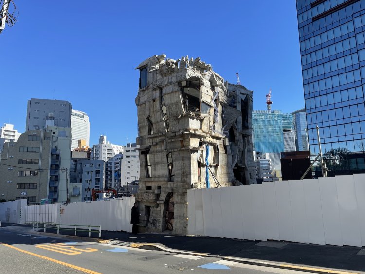 20年かけた異形の建物「蟻鱒鳶ル」がついに完成!? 手がけた建築家・岡啓輔さんの思いを聞く