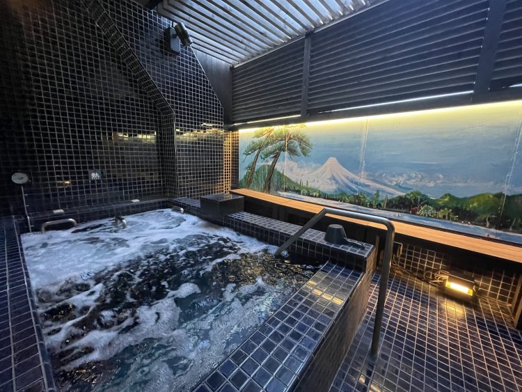 要望の多かったジェットバスは露天風呂に。