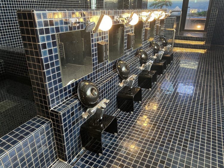 目隠しがわりにもなっている洗い場。