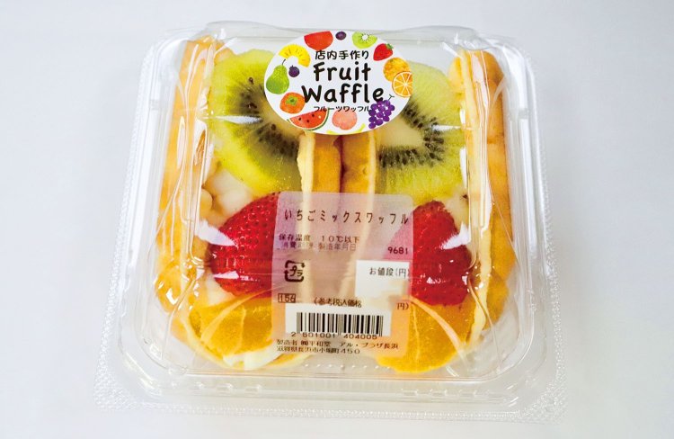 店内手作りでフレッシュな「いちごミックスワッフル」。