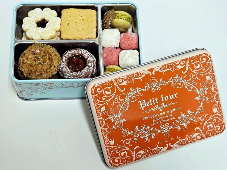 フールセック・小缶2980円。