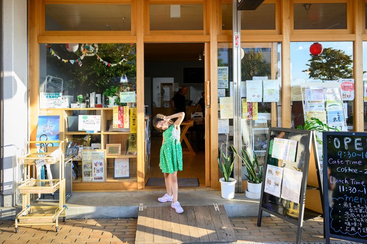 国も世代も越えた交流の場となっている『ぷらっとkiricafe』で出迎えてくれた子。