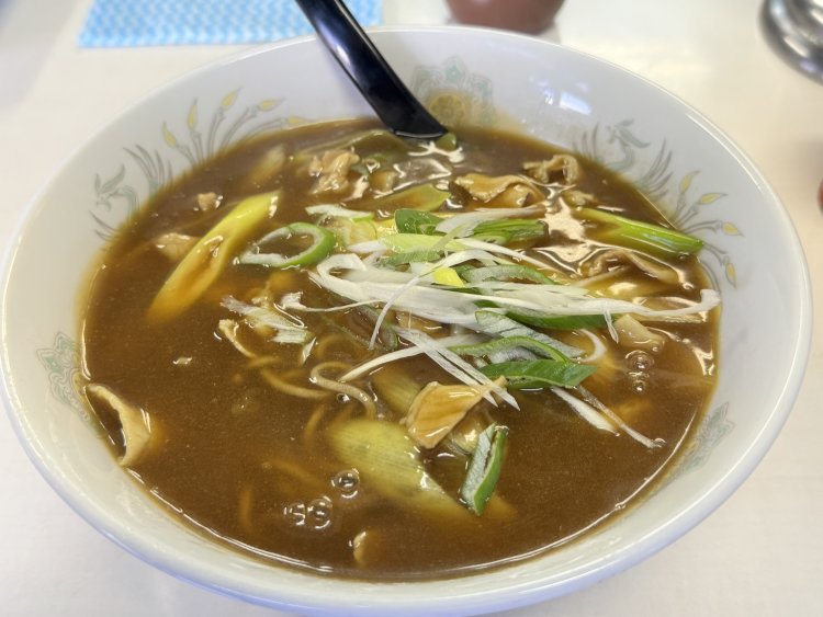 カレーそば550円も人気の新メニュー。