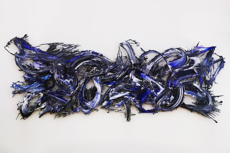 山口歴《MÖBIUS No. 18》2021年 夢工房蔵（C）2021 MEGURU YAMAGUCHI (C) 2021 GOLD WOOD ART WORKS 撮影＝浦野航気。