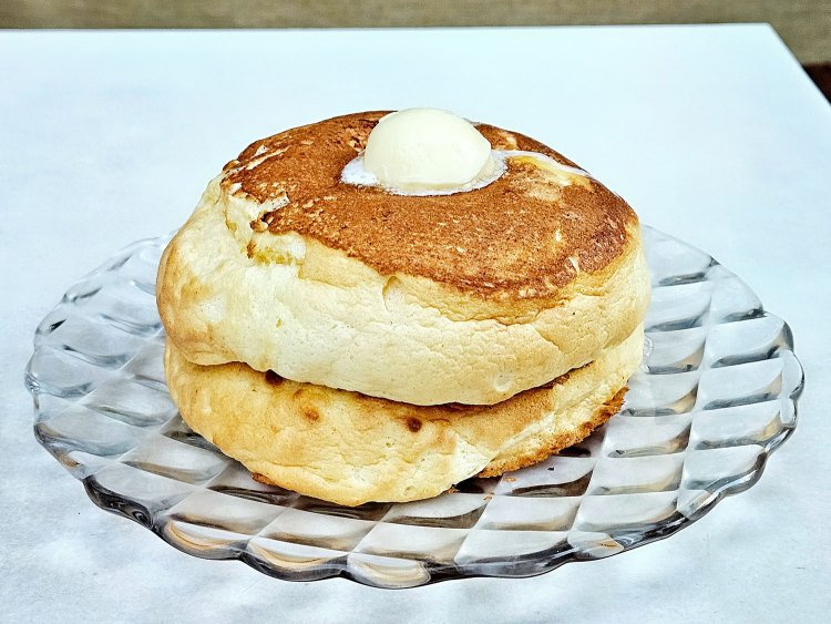 6thパンケーキ2000円。