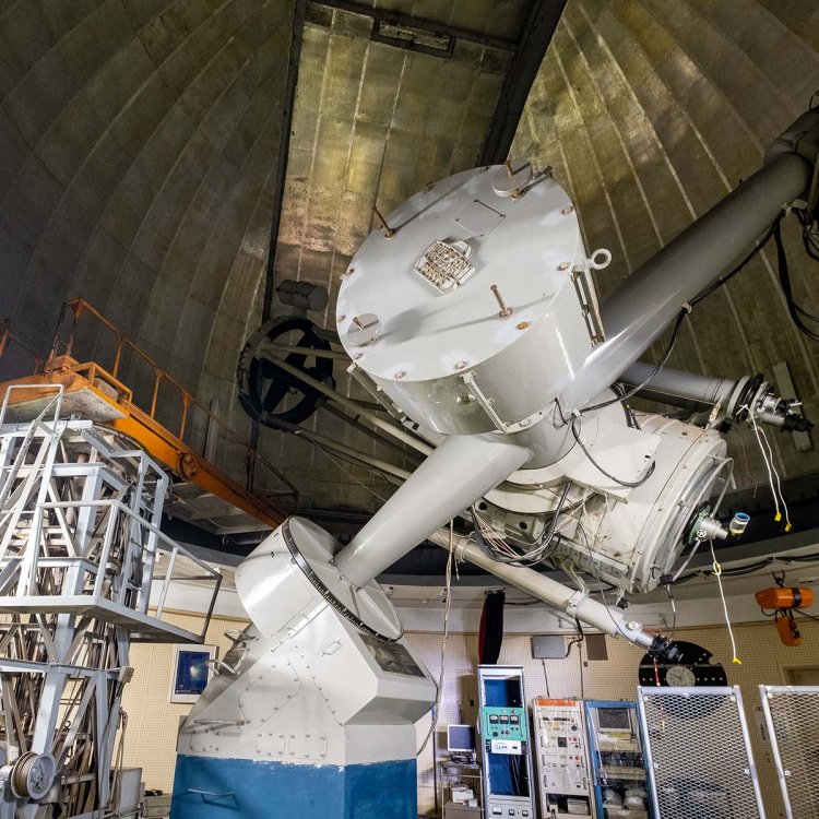 反射望遠鏡を備えた天文台内。毎月第2・4金曜には星空観望会を開催している（予約制）。