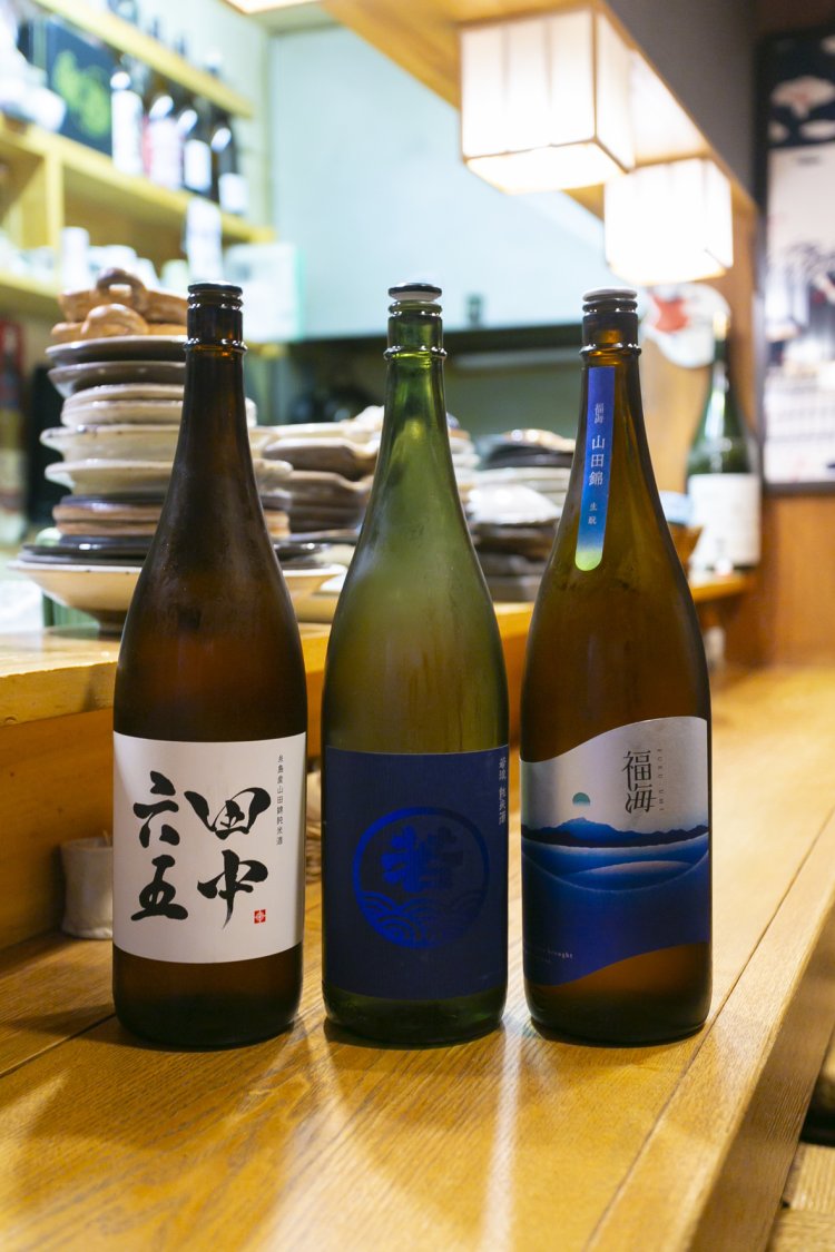 九州産とそのほか産地が半々でそろう。一杯550円〜。