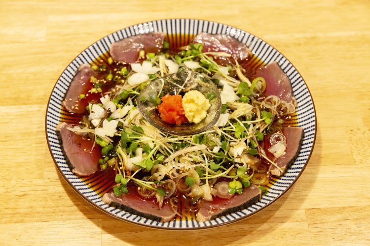 かつおのたたき1090円。